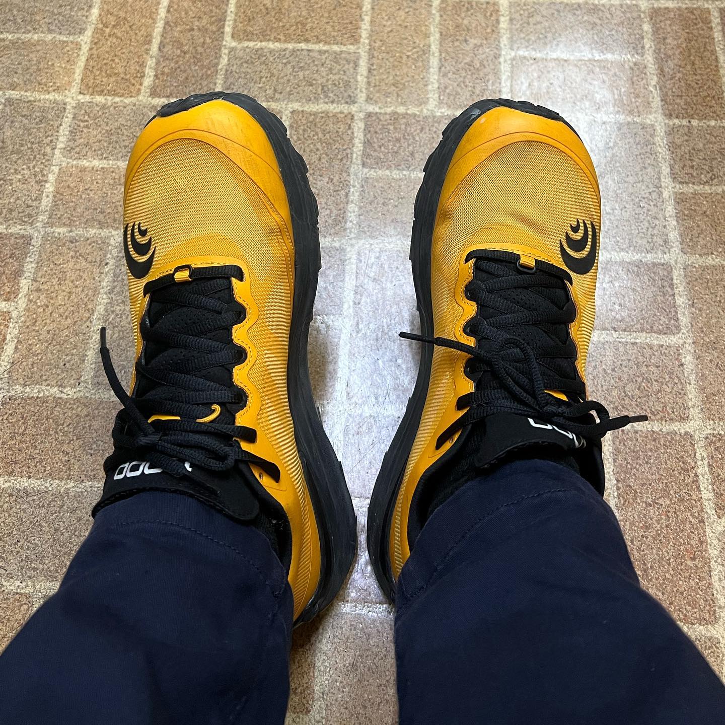 黄色い靴